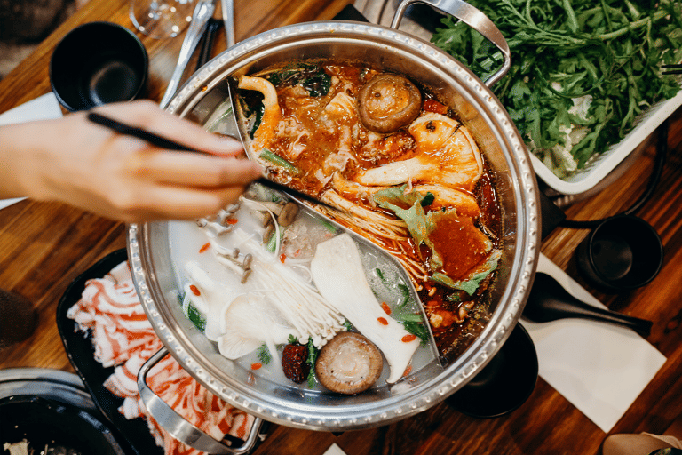 generic-hotpot-meal-table