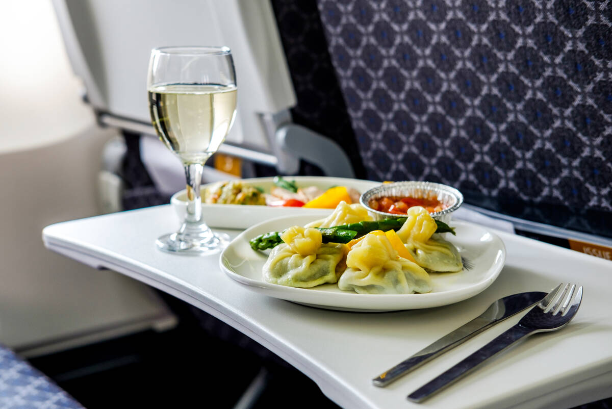 Prepare and Research Airlines with Allergy-free Meals Before You Travel