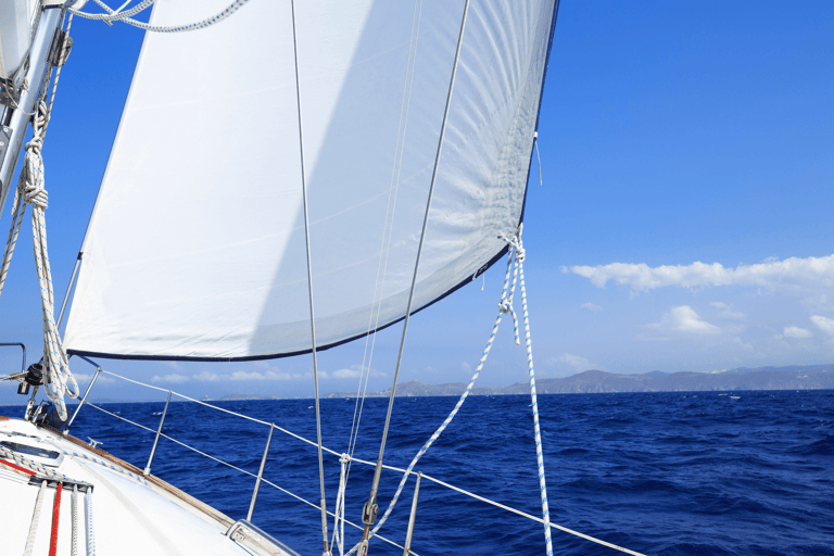 generic-sailing-boat-canva