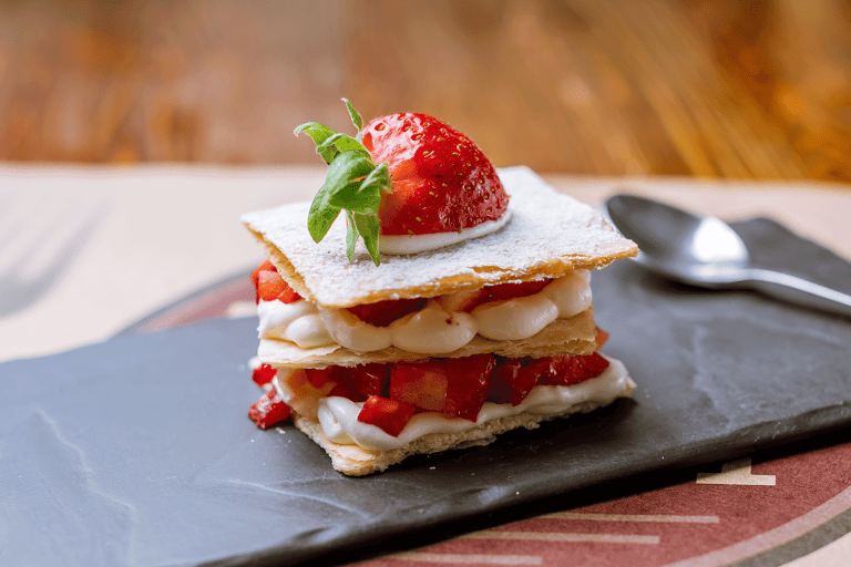 generic-sweets-millefeuille-with-strawberries