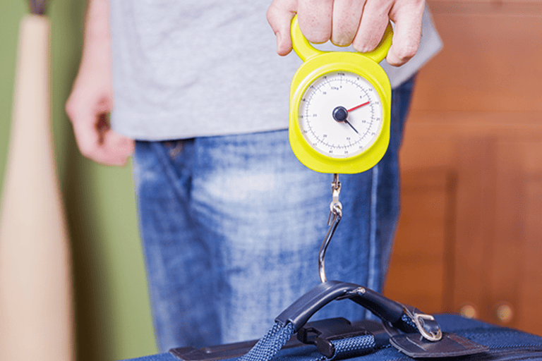 generic-travel-gadgets-luggage-scale