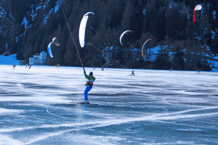 generic-wintersport-ice-kite-lake-italy