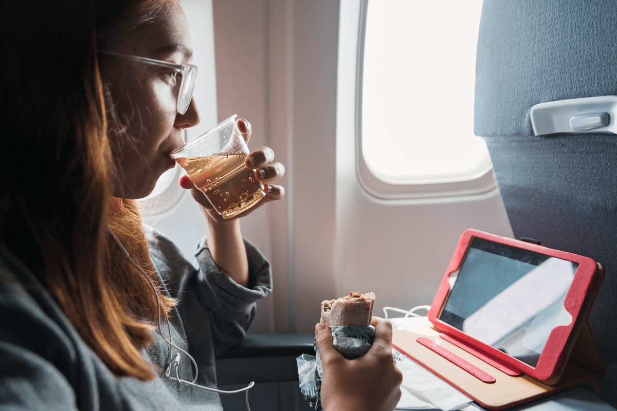 Kann ich eigenes Essen ins Flugzeug mitnehmen?