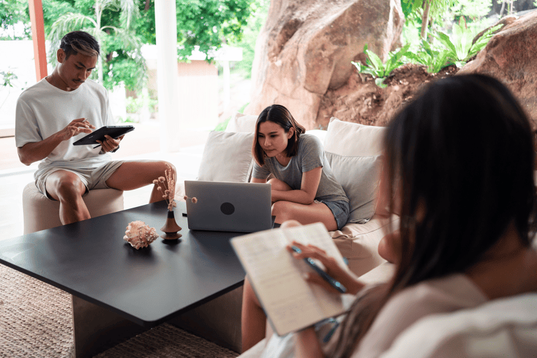 generic-workation-group-work