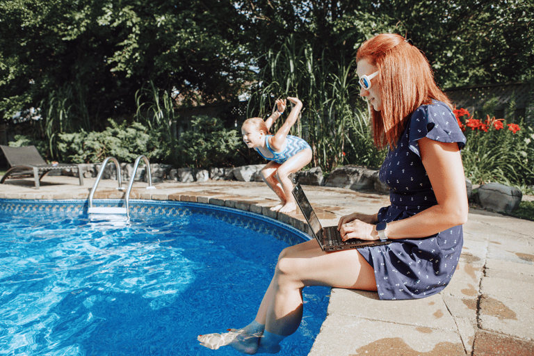 generic-workation-pool-children