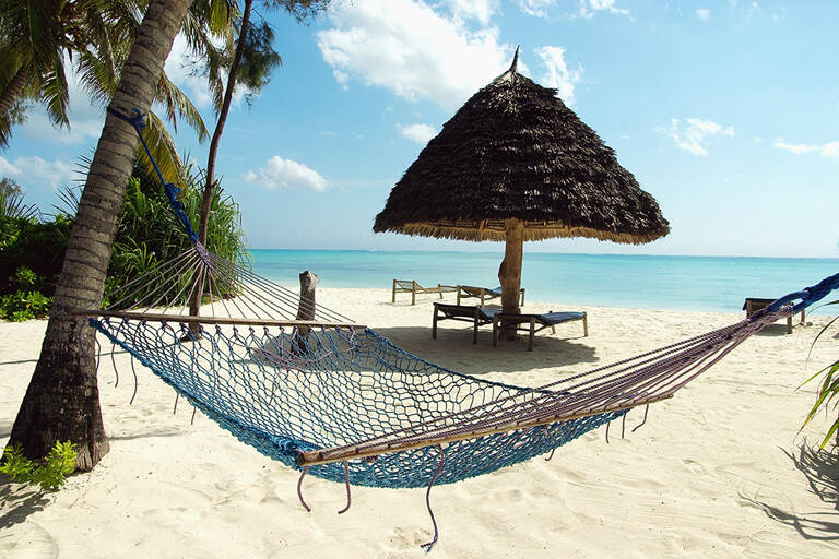 generic_hammockwhitebeach-1050x700