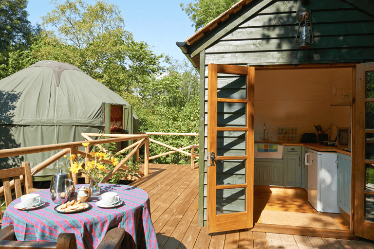 glamping-outdoor-luxury-yurt