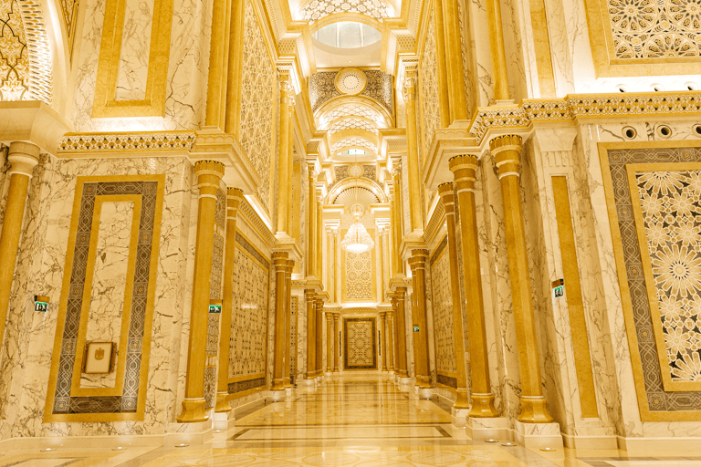 guest-blogger-uzy-nwachukwu-qasr-al-watan-abu-dhabi-interior-1