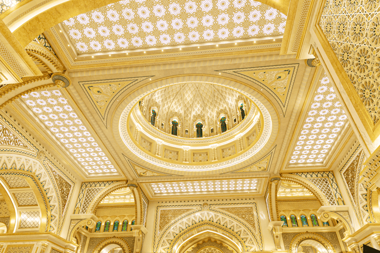 guest-blogger-uzy-nwachukwu-qasr-al-watan-abu-dhabi-interior-2