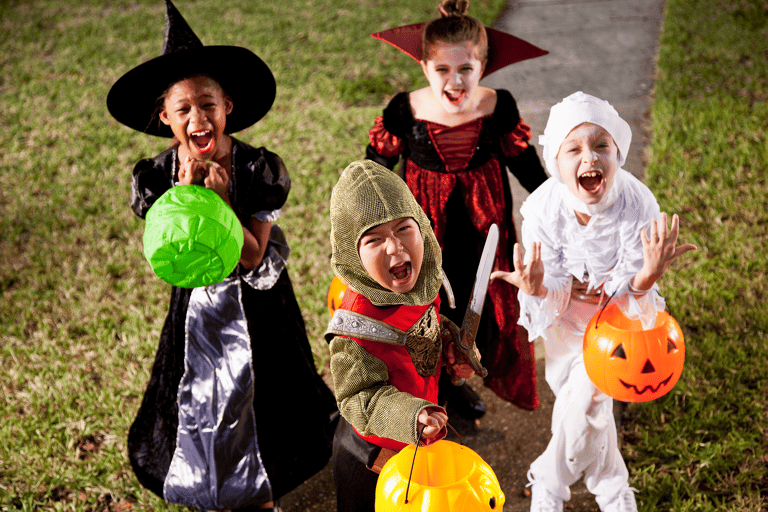 halloween-kids-trick-or-treat