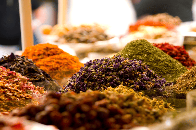 middle-east-uae-dubai-souk-spices