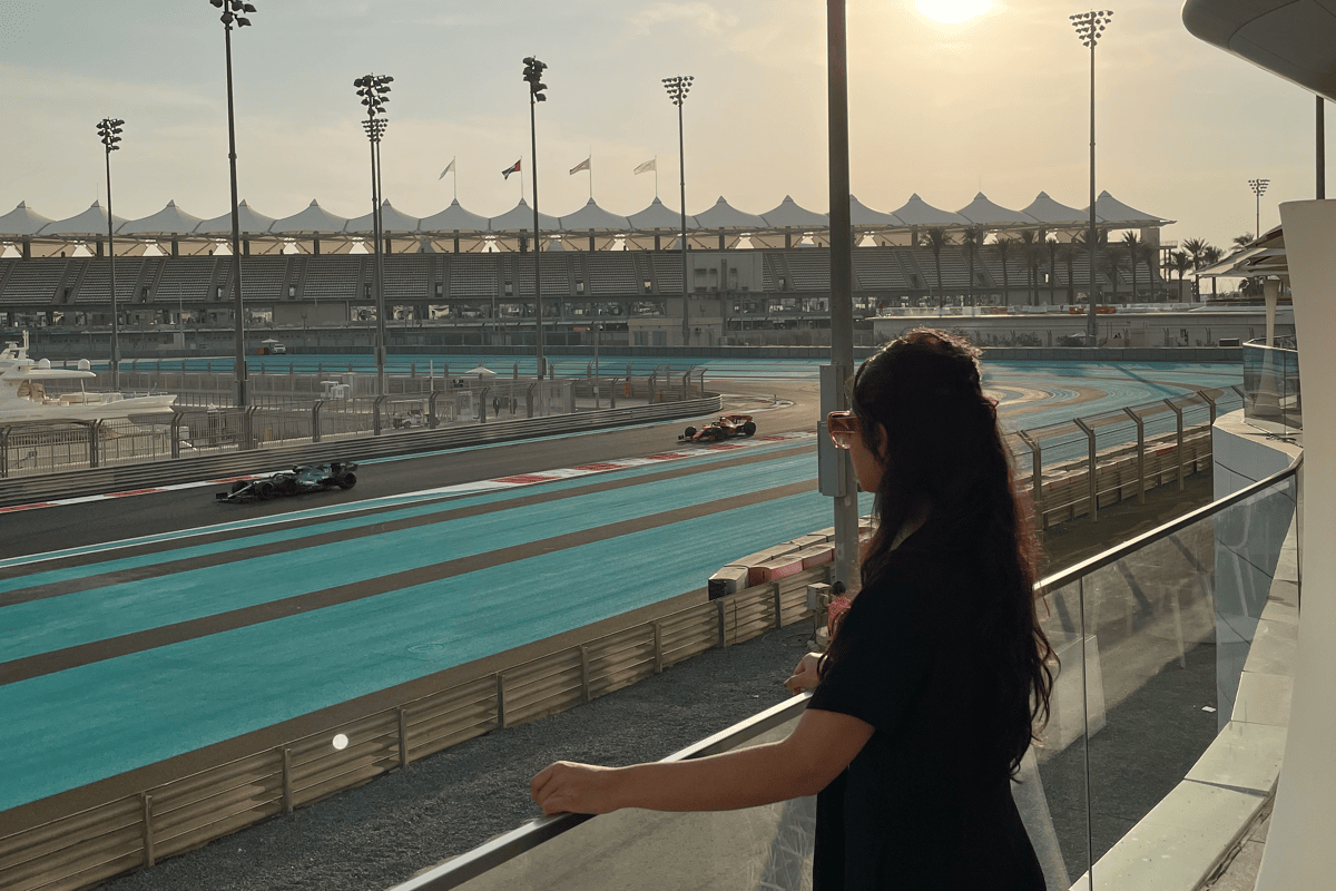 Prijswinnaars Tara en Rody nemen je mee naar Grand Prix race van Abu Dhabi 2021