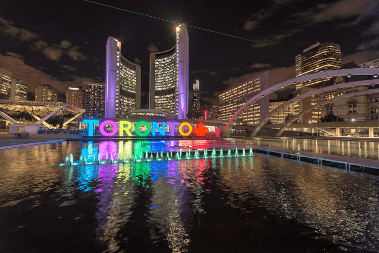 north-america-canada-toronto-night-letters-view