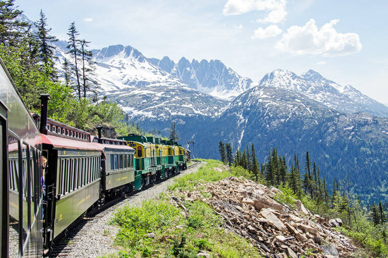 north-america-unitedstates-alaska-train-yukon-pass-BLOG