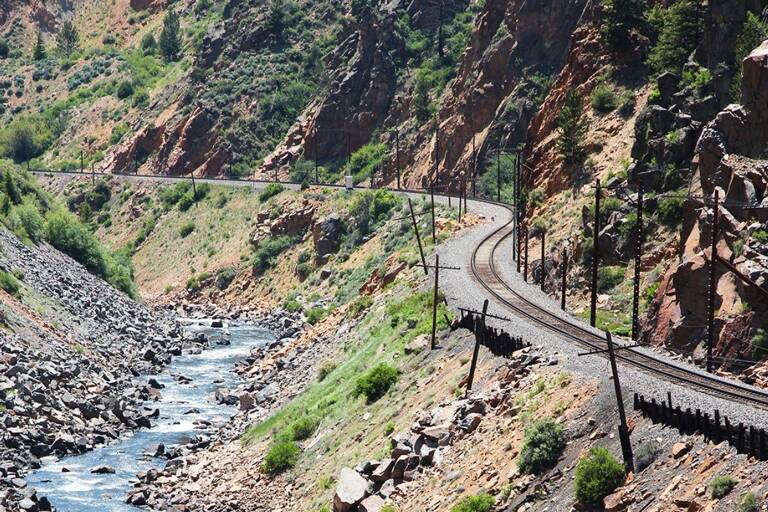 north-america-unitedstates-rockymountains-train-BLOG
