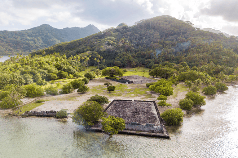 oceania-raiatea-island-ancient-marae-taputapuatea-temple-complex