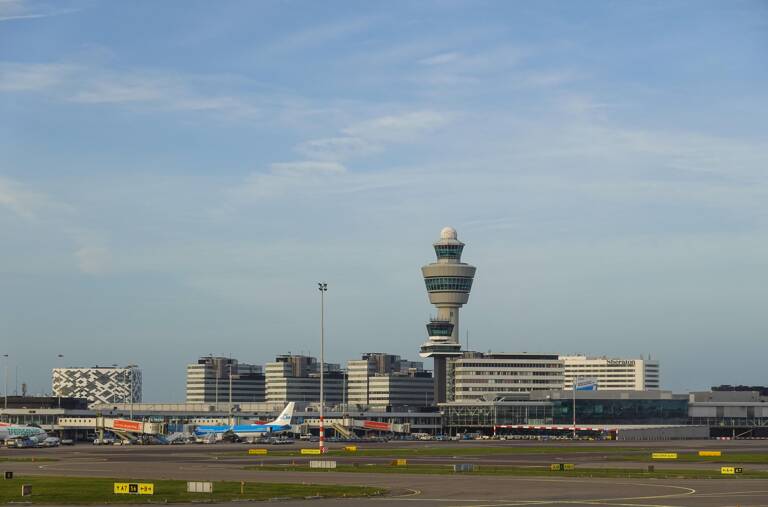 schiphol-airplanes-view-tower-trip-travel