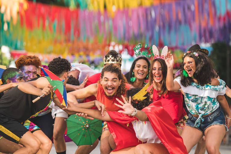 south-america-brazil-carnival-party-people