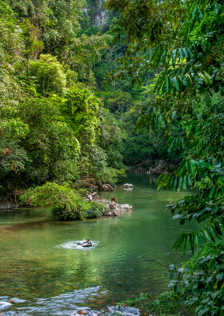 south-america-colombia-river-tubing