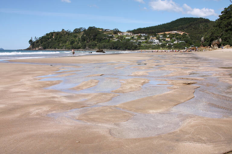 south-pacific-new-zeland-hot-water-beach