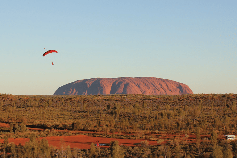 tb-australia-northern-territory-skydive-uluru-rock
