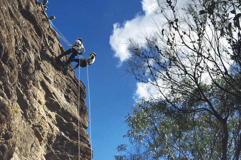 tb-dnsw-blue-mountains-climbing