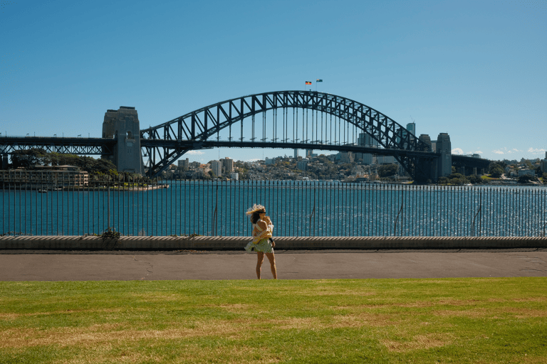 tb-dnsw-brie-benfell-sydney-and-beyond-sydney-harbour-bridge
