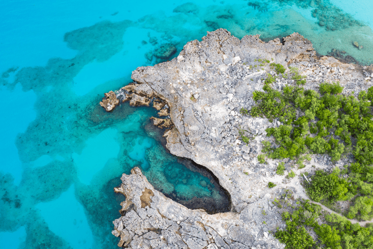 tb-saint-martin-natural-rocks-blue-water