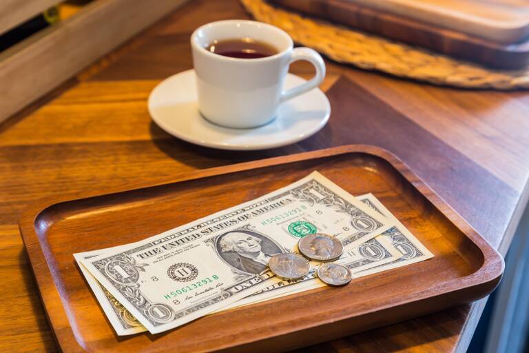 us-dollar-bills-tips